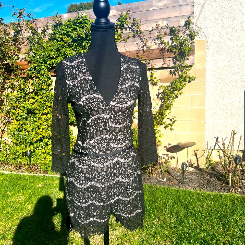 Lemieux lace romper short size small